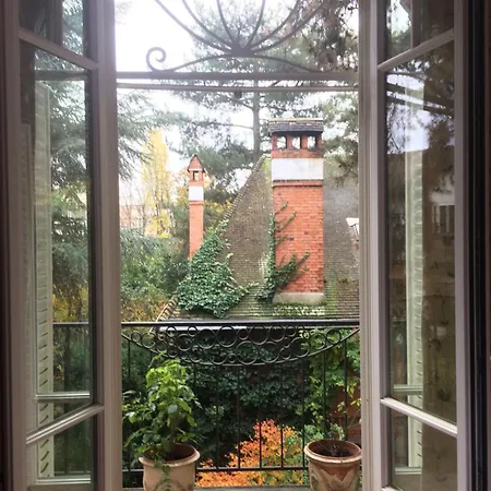 House Facing Roland Garros Stadium - 5 Bedrooms *