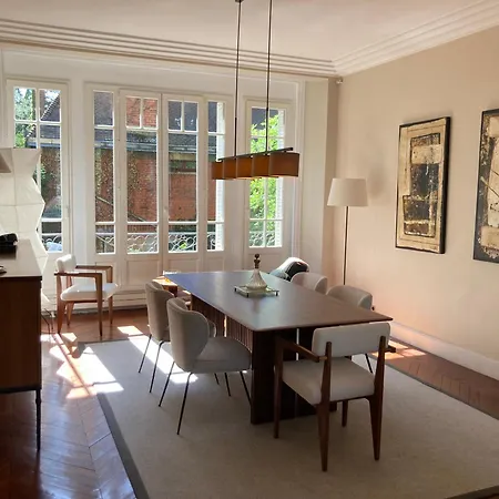 House Facing Roland Garros Stadium - 5 Bedrooms Holiday home *