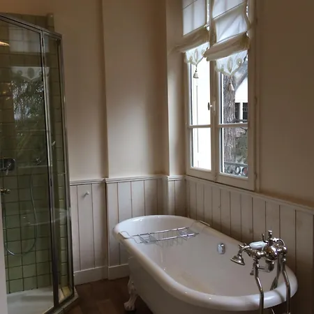 House Facing Roland Garros Stadium - 5 Bedrooms 別荘 ボローニュ・ビランクー