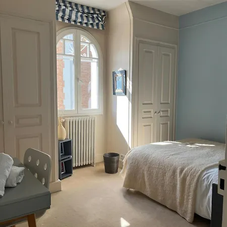 House Facing Roland Garros Stadium - 5 Bedrooms Holiday home
