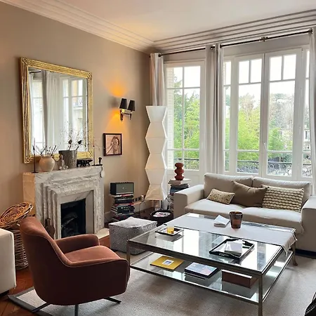 House Facing Roland Garros Stadium - 5 Bedrooms Holiday home Boulogne-Billancourt
